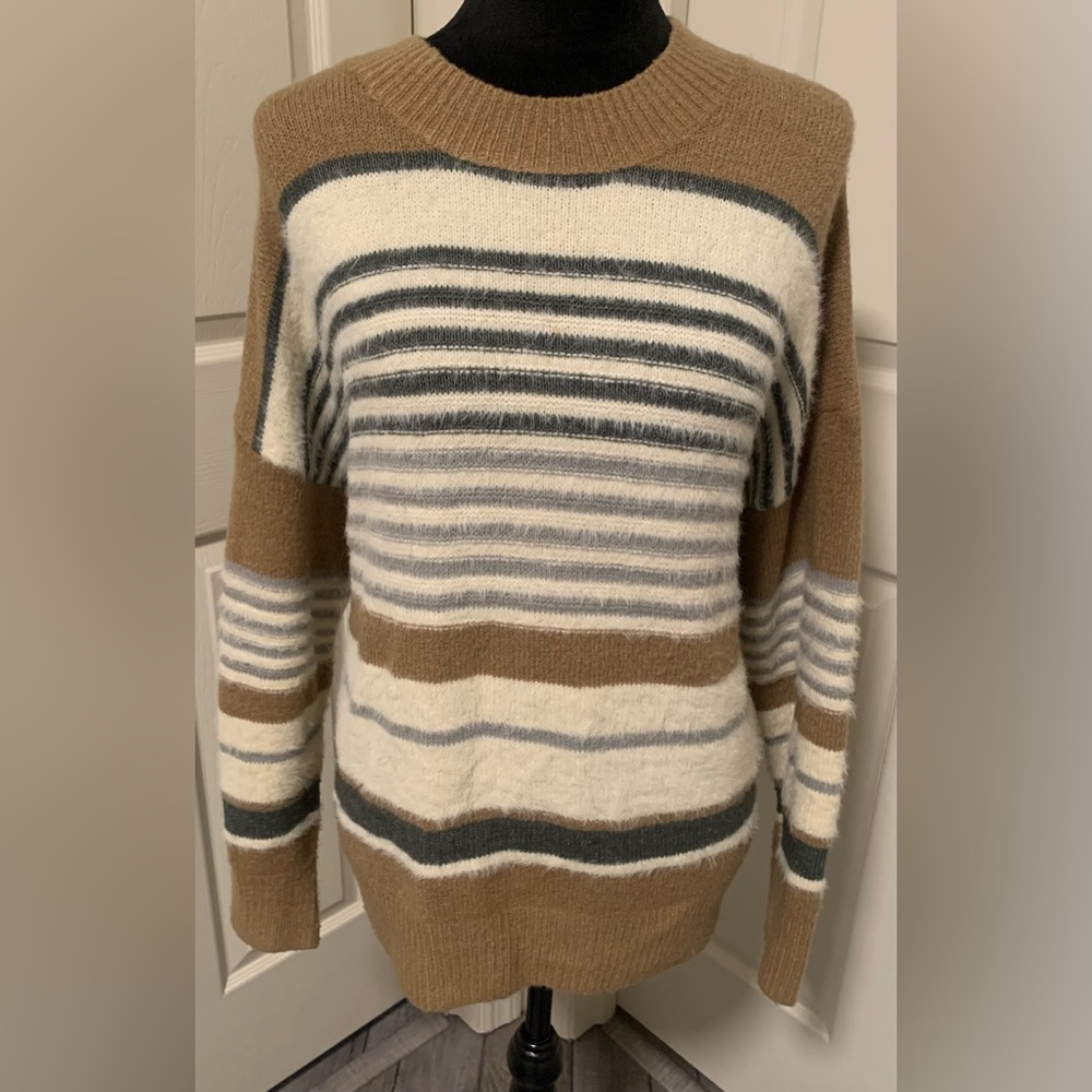 Gilli Super Soft Sweater from Dry Goods Store size small